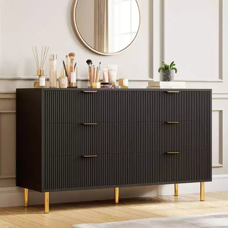 Comò a 6 cassetti con maniglie dorate, disponibile nei colori nero, verde grigio opaco e bianco/legno