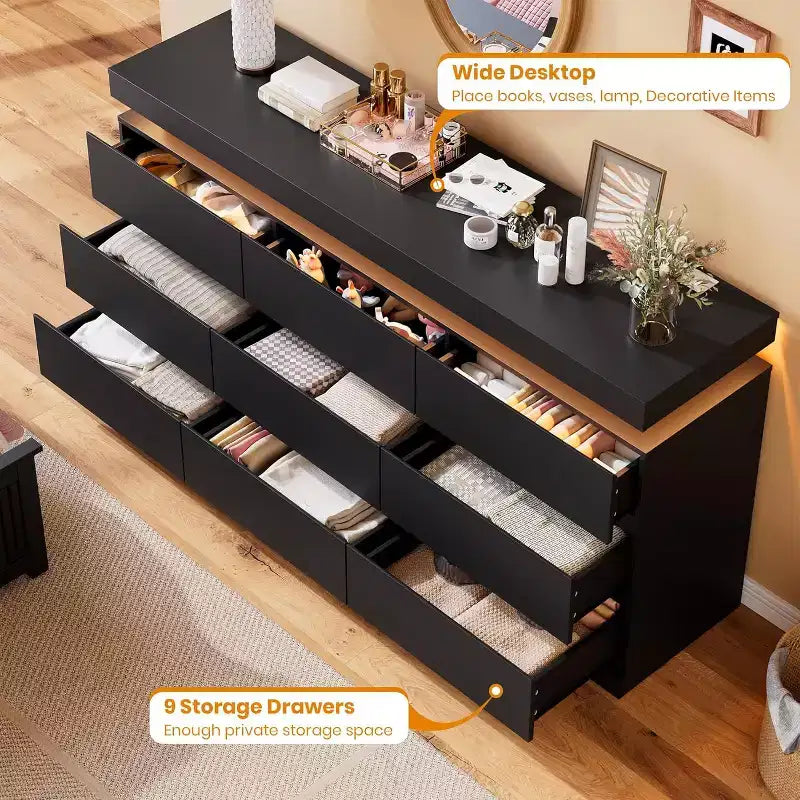 Comò moderno a 9 cassetti da 160 cm con luci a LED e stazione di ricarica – Nero/Bianco, per adulti