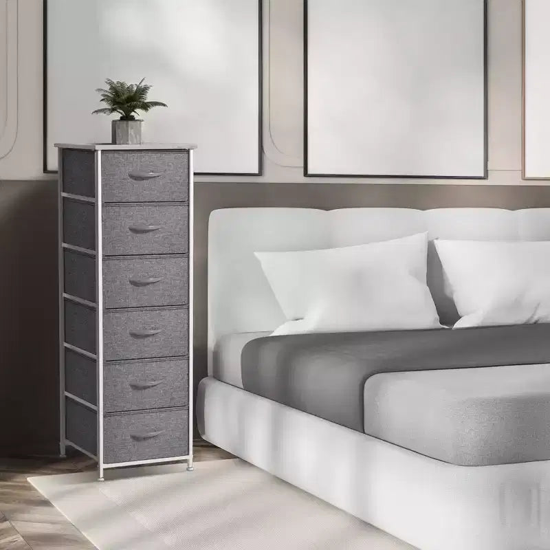 Comodino stretto a 6 cassetti con telaio in acciaio, piano in legno e contenitori in tessuto – Disponibile in vari colori