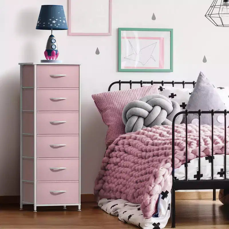 Comodino stretto a 6 cassetti con telaio in acciaio, piano in legno e contenitori in tessuto – Disponibile in vari colori