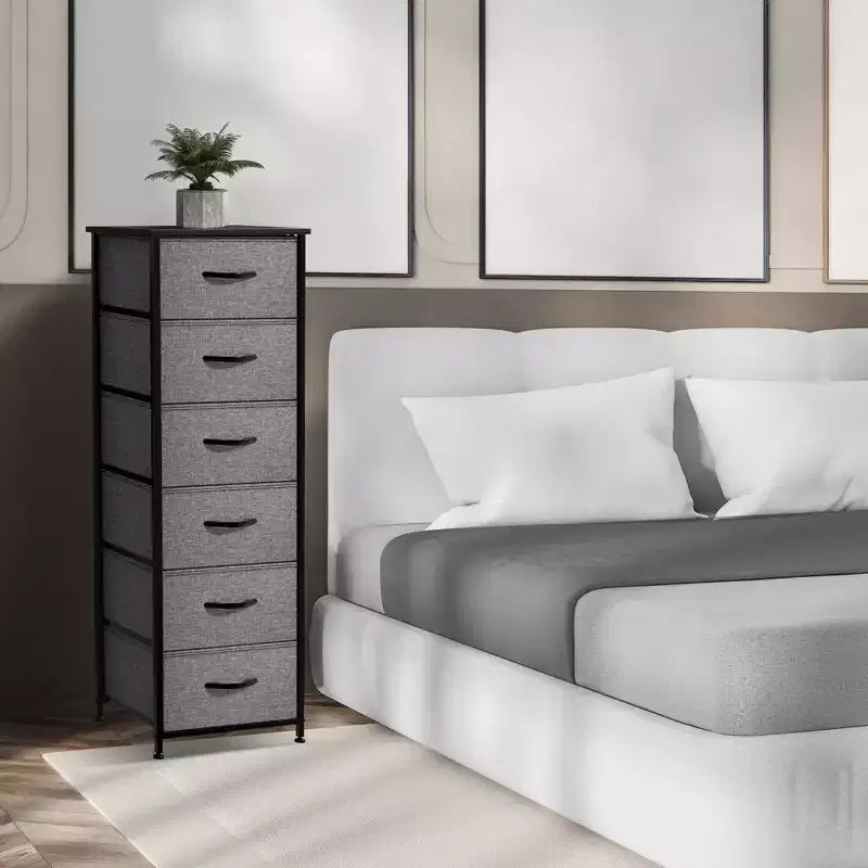 Comodino stretto a 6 cassetti con telaio in acciaio, piano in legno e contenitori in tessuto – Disponibile in vari colori