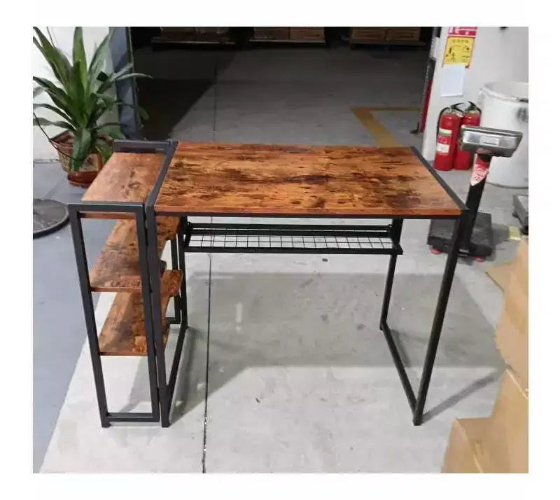 Tavolino/scrivania per computer pieghevole da 35 pollici con mensole portaoggetti, salvaspazio, robusto e durevole, nessun montaggio richiesto.