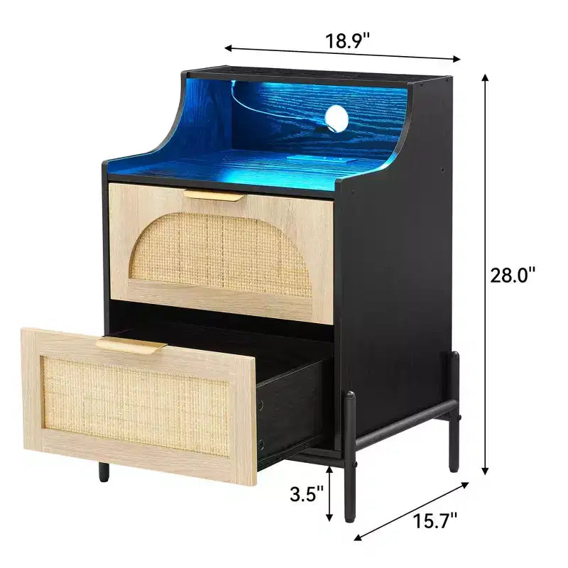 Comodino nero in legno e rattan con stazione di ricarica e luci a LED, confezione da 2 pezzi